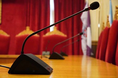 Tui realiza este martes un pleno para designar os membros das mesas electorais