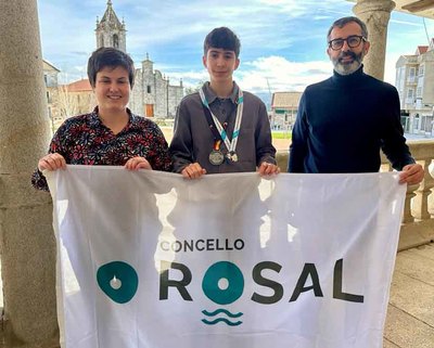 El Ayuntamiento de O Rosal da la bienvenida al destacado atleta Alejandro Santos, un referente en el mundo del deporte