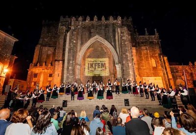 La msica tradicional se aduea de las festividades de San Telmo