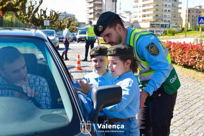 Alumnos de Valena se Convierten en GNR por un Da