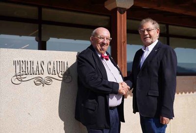 El grupo Terras Gauda y Bodegas Gargalo firman una alianza para potenciar la oferta de vinos