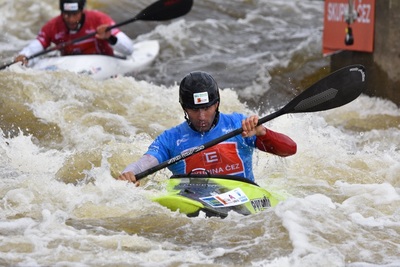 Manu Ochoa Triunfa en la 2 Copa del Mundo de Caiac Cross