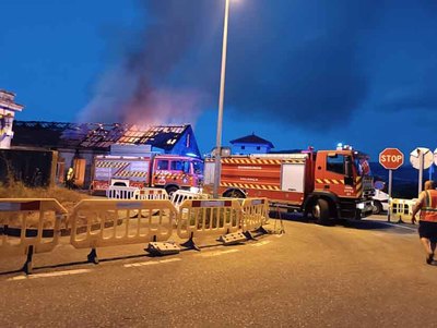 Fuego Arrasa Viviendas Deshabitadas en Tui
