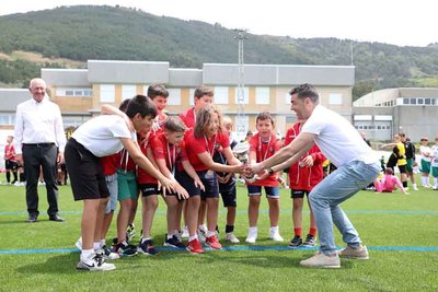 Inauguracin del Renovado Campo de Ftbol de Oia con Entrega de Trofeos