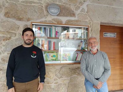 El Rosal Impulsa la Lectura con un Estante de Libros Gratis en el Ayuntamiento