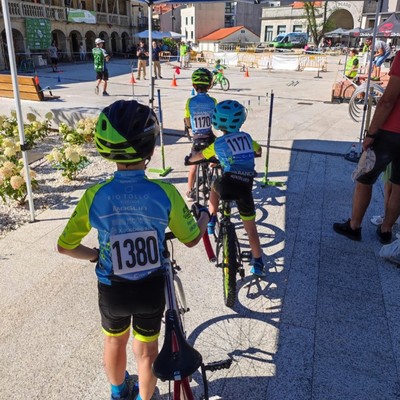 Team Oiense se Enfrenta a un Fin de Semana Lleno de Ciclismo en Cambados, Teis y Arvalo