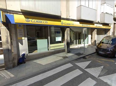 Protesta de la plantilla de Correos en Tui por falta de contratacin
