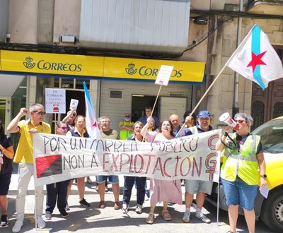 Protesta en Tui por Escasez de Personal en Correos Durante el Verano