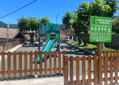 El Parque Infantil del Eirado en Mougs Reabre con Nuevas Instalaciones