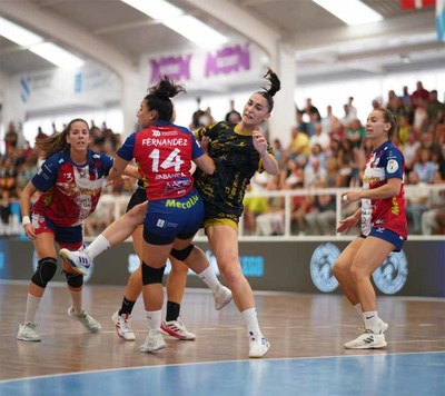 Victoria del Guards en la Supercopa de Galicia: el equipo se impone al Porrio en una final reida