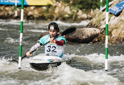 El Teixugo Manu Ochoa Finaliza Entre los Mejores en la Copa del Mundo de Sllom y Kayak Cross