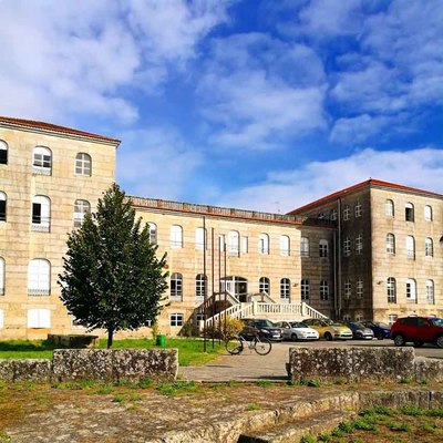El IES San Paio de Tui protesta ante la eliminacin del Departamento de Portugus por la Xunta