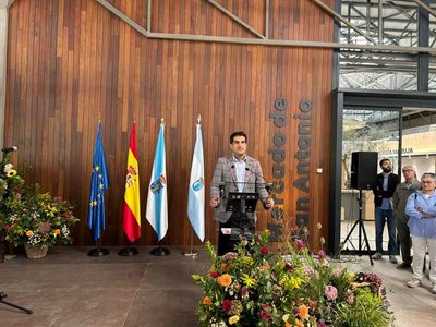 Tui inaugura su renovado mercado municipal con el respaldo de la Xunta para fomentar el comercio de proximidad