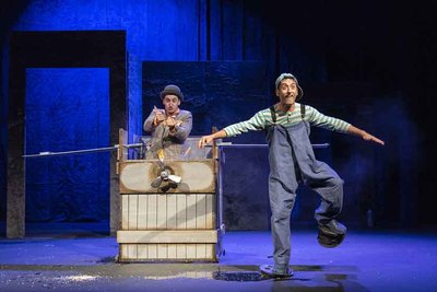 El Teatro Municipal de Tui arranca su programacin de otoo con el espectculo de clown -Entrecajas-
