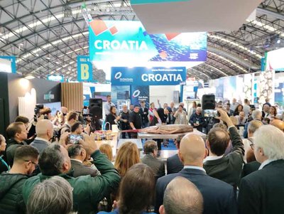 La exhibicin de ronqueo de Orpagu en Conxemar 2024 cautiva a visitantes y autoridades