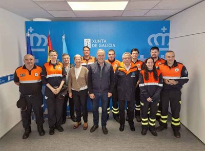La Xunta entrega carns a 16 efectivos de Proteccin Civil, con notable participacin de Tui