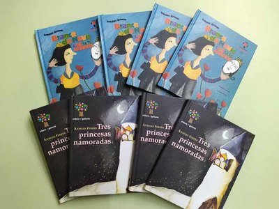 Cuentacuentos y libros gratuitos en la Biblioteca de A Guarda por el Da de las Bibliotecas