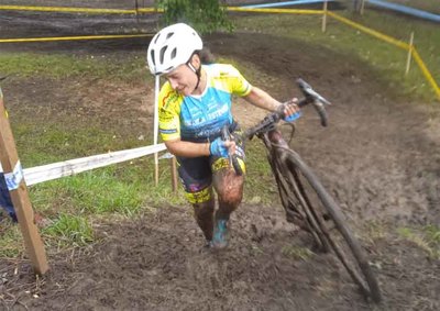 Iria Nieto lidera la Copa Galicia de Ciclocross tras su triunfo en O Porrio