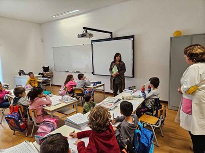 Iniciativa Municipal: Cerveira Entrega Cuadernos de Actividades a Estudiantes de Secundaria
