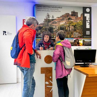 El turismo en Tui se refuerza en otoo y crece la afluencia de peregrinos y turistas