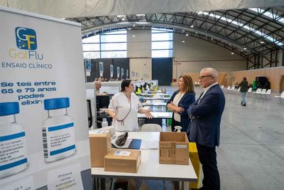 Ms de 12.000 personas de 70 a 79 aos han recibido ya la vacuna contra la gripe y la covid-19 en el rea Sanitaria de Vigo