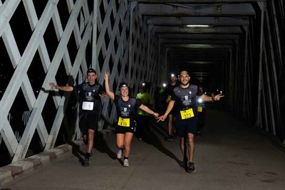 Jos Manuel Gil consigue su tercer triunfo consecutivo en la Urban Trail Night Eurocidade y Nerea Castro se impone en su debut
