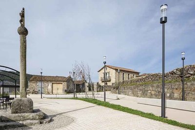 La arquitecta Mara Fandio recibe un premio europeo por la renovacin de la Praza do Campo en Burgueira - Oia