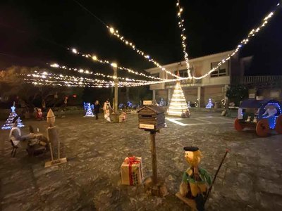 Camposancos celebra la Navidad con adornos hechos a mano: una tradicin comunitaria