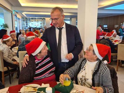 Vila Nova de Cerveira celebra la magia de la Navidad con un banquete tradicional para los usuarios de las IPSS