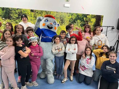 La Eurociudad Cerveira-Tomio presenta la cancin de su mascota Mizi con un gran espectculo musical