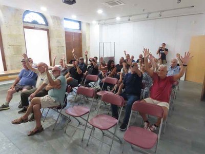 La CMVMC de A Guarda detalla deudas, denuncias y proyectos en un encuentro abierto
