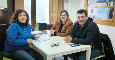 Tui colabora con ACOUGO para visibilizar y apoyar a las familias acogedoras