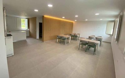 La Casa-Escuela de Fornelos revive como centro comunitario para O Rosal