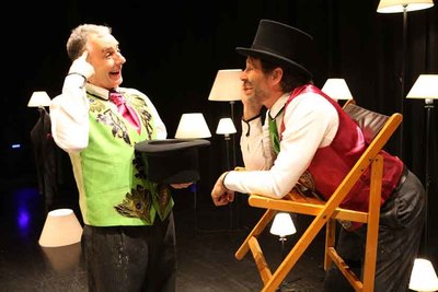 El teatro y la risa vuelven a A Guarda con -De algo hai que morrer-
