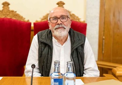 El Concello de Tui declara un da de luto oficial por Xos Martnez Tato