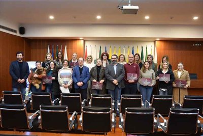 Reconocimiento al comercio tradicional: Valena entrega los premios de Navidad 2025