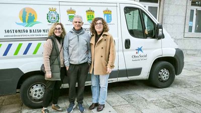 Solidaridad en Tui: libros y calendarios a cambio de alimentos para SOS Tomio - Baixo Mio