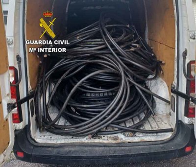 La Guardia Civil de Arbo detiene a dos personas con 1000 kg de cobre robado