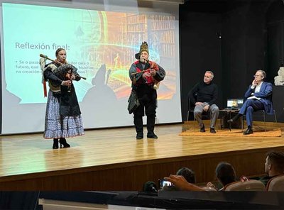 Literatura y msica se unieron en la presentacin de -La Comunidad de las Naciones- enn A Guarda
