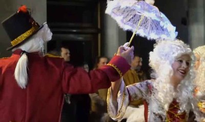 Tomio se prepara para el gran desfile del -Venres de Foliada-