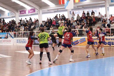 El Mecalia Atltico Guards mantiene el liderato con una ajustada victoria ante Grafometal La Rioja