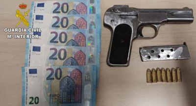 La Guardia Civil detiene a un hombre en Tomio por portar un arma sin documentacin