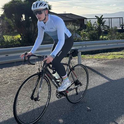 El ciclista portugus Goncalo Mendes ficha por el Team Oiense - Escuela Estvez