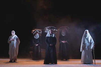 El Teatro Municipal de Tui acoge -As Desterradas-, una obra sobre lucha y opresin