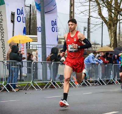 lex Sierpes brilla en el Campeonato Nacional de Portugal con un doble rcord gallego