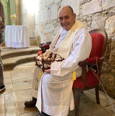 Oia rinde homenaje a Don Antonio Estvez con una comida en su honor