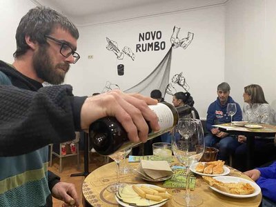 xito en la cata de Adega Pateira en A Guarda con sus vinos de autor