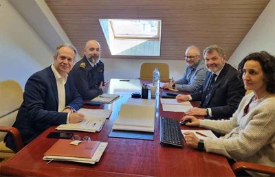 Portos de Galicia y A Guarda acuerdan facilitar el atraque de embarcaciones con peregrinos en A Pasaxe
