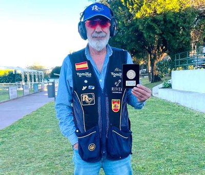 Alejandro Martnez Martnez inicia la temporada con podio en la Copa de Portugal de Tiro al Vuelo