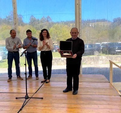 Oia rinde tributo a Don Antonio por seis dcadas de entrega pastoral en Loureza y Burgueira